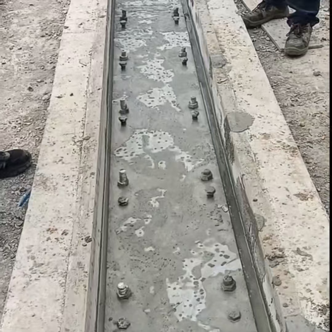 梓潼港口码头起重机龙门吊重型机械设备稳固用早强快凝轨道胶泥